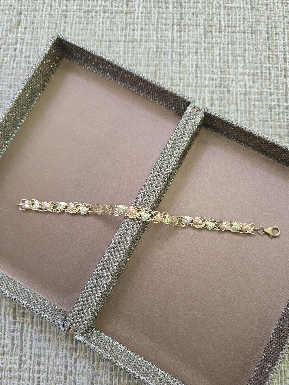Black Hills Gold 10k Two-Tone Leaf Vine Bracelet - Picture 6 of 11